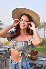 Ukrainian mail order bride Oksana from Milan with light brown hair and brown eye color - image 6