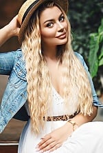 Ukrainian mail order bride Yuliia from Kyiv with blonde hair and blue eye color - image 3