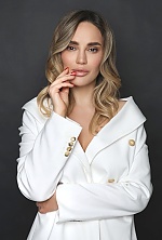 Ukrainian mail order bride Nadezhda from Kyiv with blonde hair and brown eye color - image 2