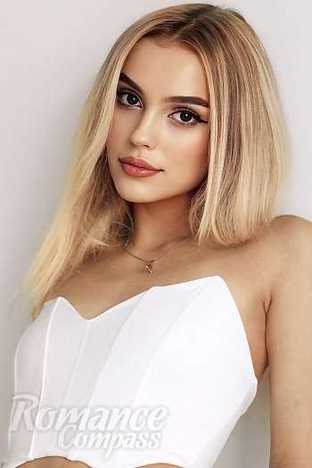 Ukrainian mail order bride Kateryna from Marseillette with blonde hair and brown eye color - image 1