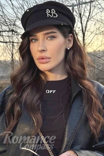 Ukrainian mail order bride Elizaveta from Paris with brunette hair and grey eye color - image 1