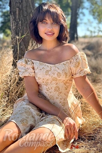 Ukrainian mail order bride Kateryna from Kyiv with light brown hair and green eye color - image 1