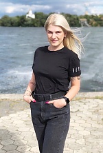 Ukrainian mail order bride Olena from Dnipro with light brown hair and green eye color - image 4