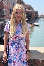 Ukrainian mail order bride Olena from Dnipro with light brown hair and green eye color - image 2