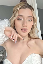 Ukrainian mail order bride Alona from Kyiv with blonde hair and green eye color - image 3