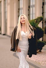 Ukrainian mail order bride Victoria from Madrid with blonde hair and green eye color - image 6