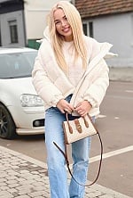 Ukrainian mail order bride Victoria from Madrid with blonde hair and green eye color - image 8