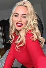 Ukrainian mail order bride Victoria from Madrid with blonde hair and green eye color - image 7