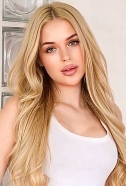 Yeva, 21 y.o. from Kyiv, Ukraine