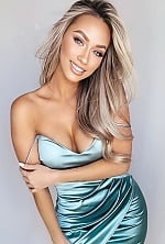 Ukrainian mail order bride Tara from Miami with blonde hair and green eye color - image 2