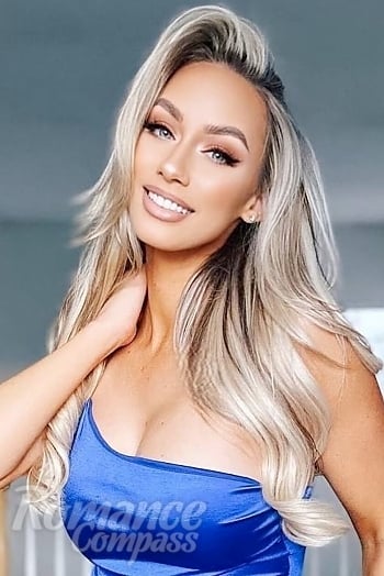Ukrainian mail order bride Tara from Miami with blonde hair and green eye color - image 1