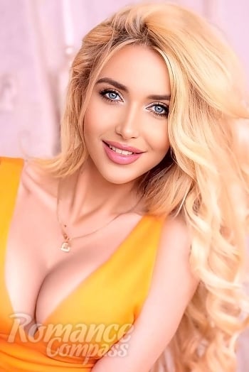 Ukrainian mail order bride Larisa from Warsaw with blonde hair and grey eye color - image 1