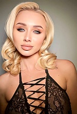 Ukrainian mail order bride Yuliia from Kyiv with blonde hair and green eye color - image 2