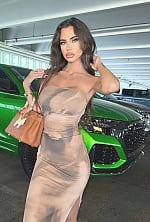 Ukrainian mail order bride Lieila from Las Vegas with brunette hair and green eye color - image 3