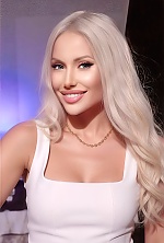 Ukrainian mail order bride Eleonora from Valencia with blonde hair and green eye color - image 7