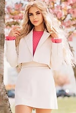 Ukrainian mail order bride Paulina from Lviv with blonde hair and green eye color - image 11