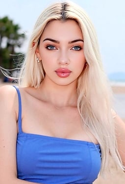 Oleksandra, 19 y.o. from Ternopil, Ukraine