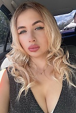 Ukrainian mail order bride Olena from Kiyiv with blonde hair and black eye color - image 5
