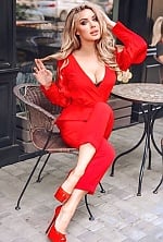 Ukrainian mail order bride Mariia from Kyiv with light brown hair and blue eye color - image 3