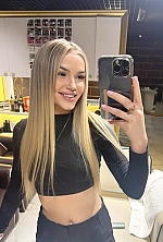 Ukrainian mail order bride Yullia from Ottawa with light brown hair and brown eye color - image 6