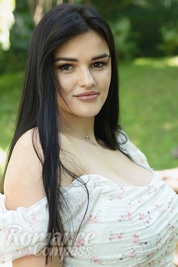 Ukrainian mail order bride Anna from Lviv with brunette hair and brown eye color - image 1