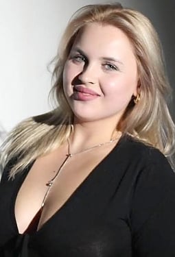 Daryna, 18 y.o. from Kyiv, Ukraine