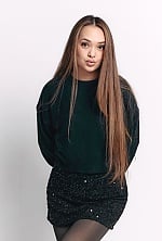 Ukrainian mail order bride Laura from Almaty with light brown hair and brown eye color - image 2