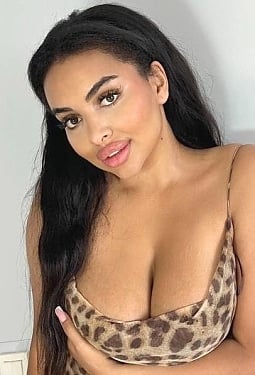Sofia, 24 y.o. from Ottawa, Canada