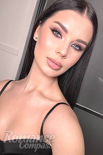 Ukrainian mail order bride Sofiia from Khmelnytskyi with brunette hair and blue eye color - image 1
