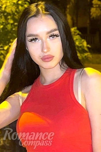 Ukrainian mail order bride Ruslana from Dnipro with brunette hair and blue eye color - image 1