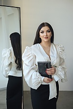 Ukrainian mail order bride Olena from Toronto with brunette hair and green eye color - image 3