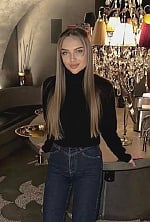 Ukrainian mail order bride Julia from Brussels with light brown hair and grey eye color - image 3