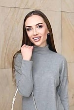 Ukrainian mail order bride Julia from Brussels with light brown hair and grey eye color - image 8