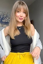 Ukrainian mail order bride Vira from Los Angeles with light brown hair and grey eye color - image 3