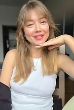 Ukrainian mail order bride Vira from Los Angeles with light brown hair and grey eye color - image 4