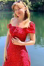 Ukrainian mail order bride Vira from Los Angeles with light brown hair and grey eye color - image 7