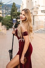 Ukrainian mail order bride Alina from Rome with light brown hair and green eye color - image 9