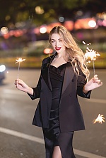 Ukrainian mail order bride Alina from Rome with light brown hair and green eye color - image 6