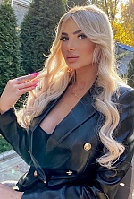 Ukrainian mail order bride Victoria from Kyiv with blonde hair and brown eye color - image 4