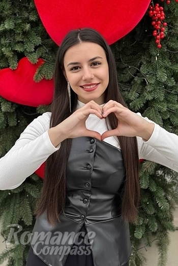 Ukrainian mail order bride Khrystyna from Ivano-Frankivsk with brunette hair and brown eye color - image 1