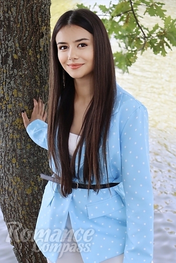 Ukrainian mail order bride Khrystyna from Ivano-Frankivsk with brunette hair and brown eye color - image 1