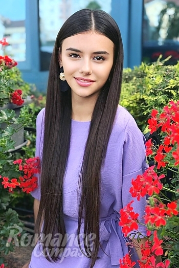Ukrainian mail order bride Khrystyna from Ivano-Frankivsk with brunette hair and brown eye color - image 1