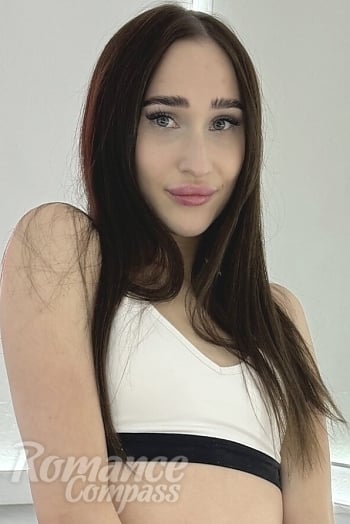 Ukrainian mail order bride Valeriya from Kharkiv with brunette hair and blue eye color - image 1