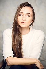 Ukrainian mail order bride Elina from Kyiv with light brown hair and brown eye color - image 2