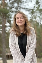 Ukrainian mail order bride Julia from Kharkiv with light brown hair and brown eye color - image 2