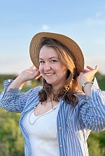 Ukrainian mail order bride Julia from Kharkiv with light brown hair and brown eye color - image 4