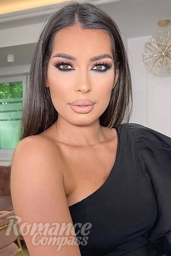 Ukrainian mail order bride Alexandra from Baia Mare with brunette hair and brown eye color - image 1