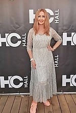 Ukrainian mail order bride Anzhela from Las Vegas with blonde hair and green eye color - image 7