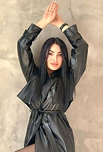 Ukrainian mail order bride Anna from Kryvyi Rih with black hair and black eye color - image 6