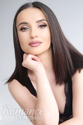 Ukrainian mail order bride Svitlana from Antalya with brunette hair and brown eye color - image 1
